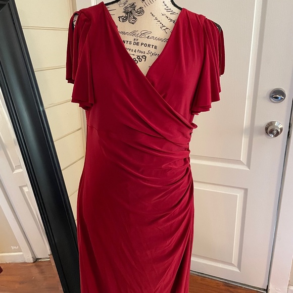 Am I Seeing Red? Figure Flattering Red Dress with Side Ruching and Split Sleeve - Picture 3 of 5